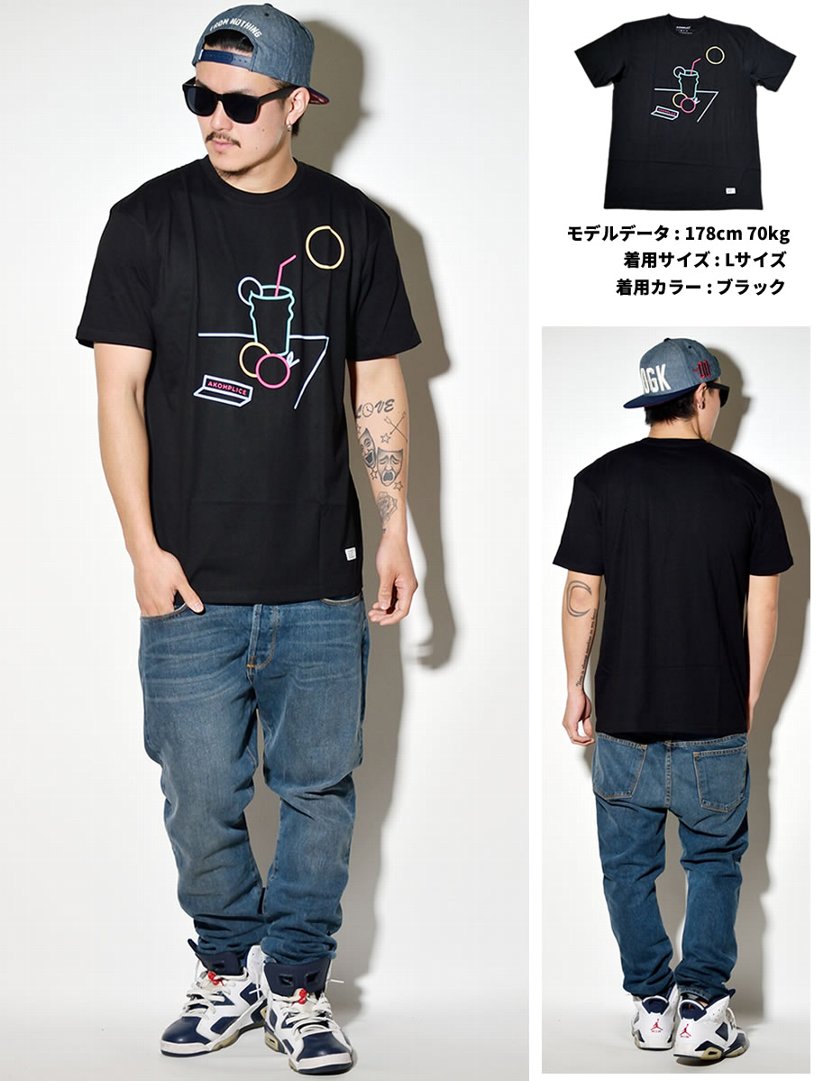 AKOM PLICE アコンプライス Tシャツ