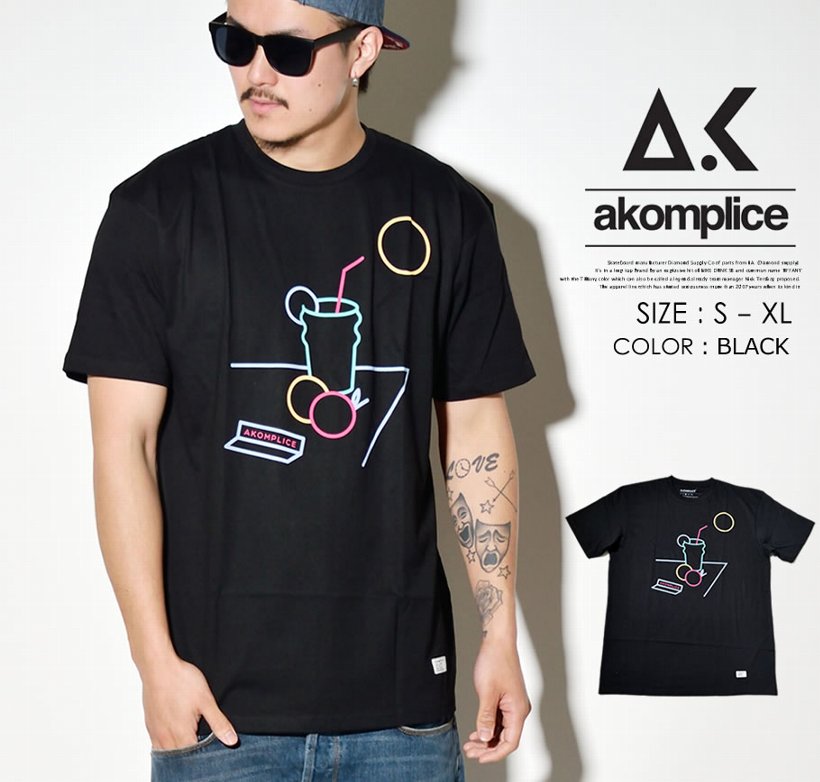 AKOM PLICE アコンプライス Tシャツ