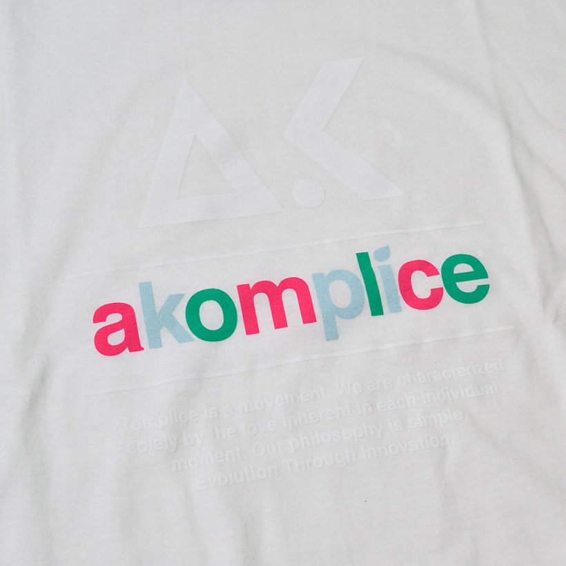 AKOM PLICE アコンプライス Tシャツ