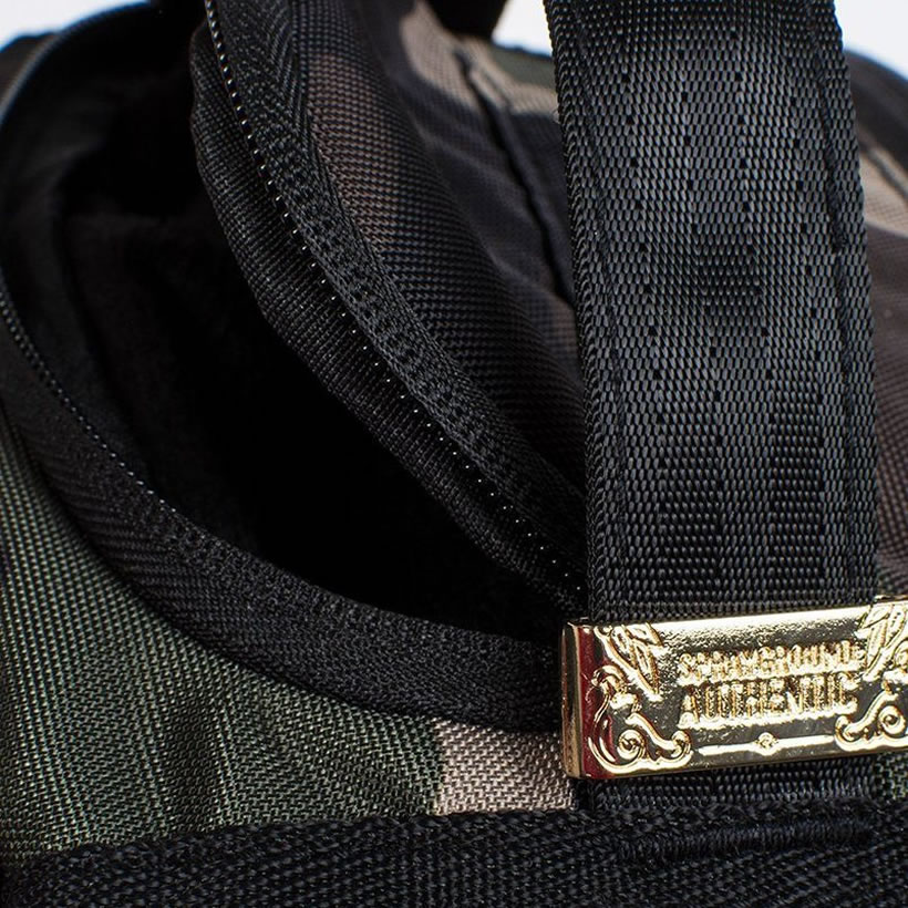 スプレーグラウンド SPRAYGROUND バックパック リュックサック 鞄 CHENILLE RAINBOW SHARK