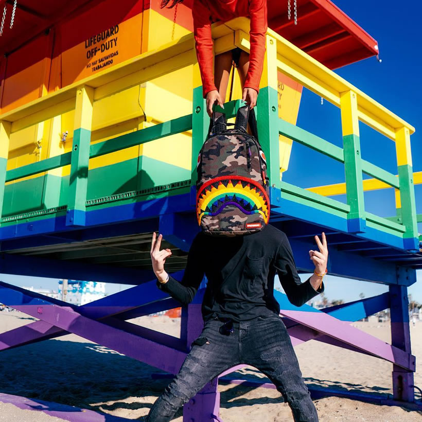 スプレーグラウンド SPRAYGROUND バックパック リュックサック 鞄 CHENILLE RAINBOW SHARK